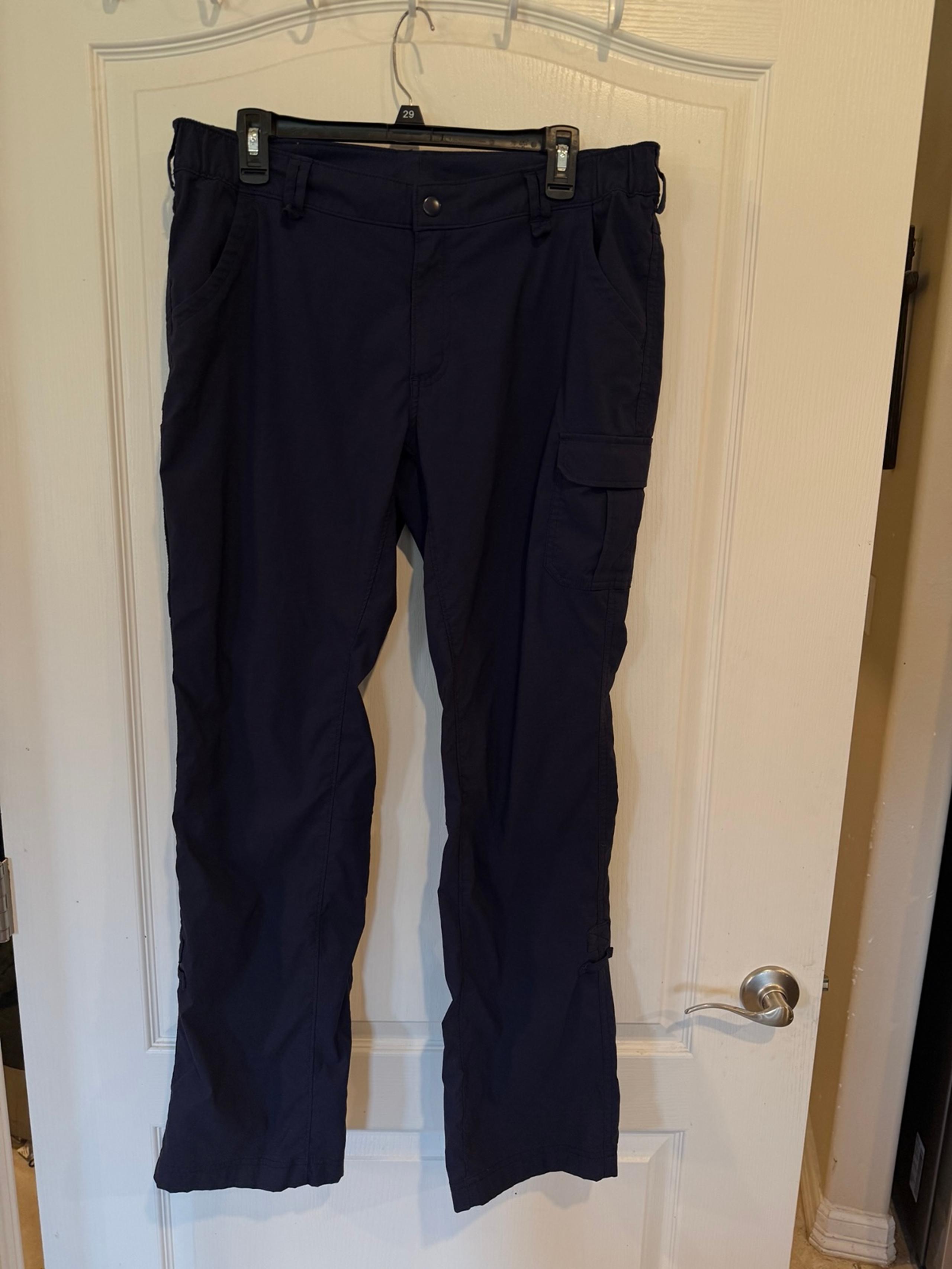 Duluth trading womens navy blue outdoor cargo pants adjustable to Capri 14 x 33