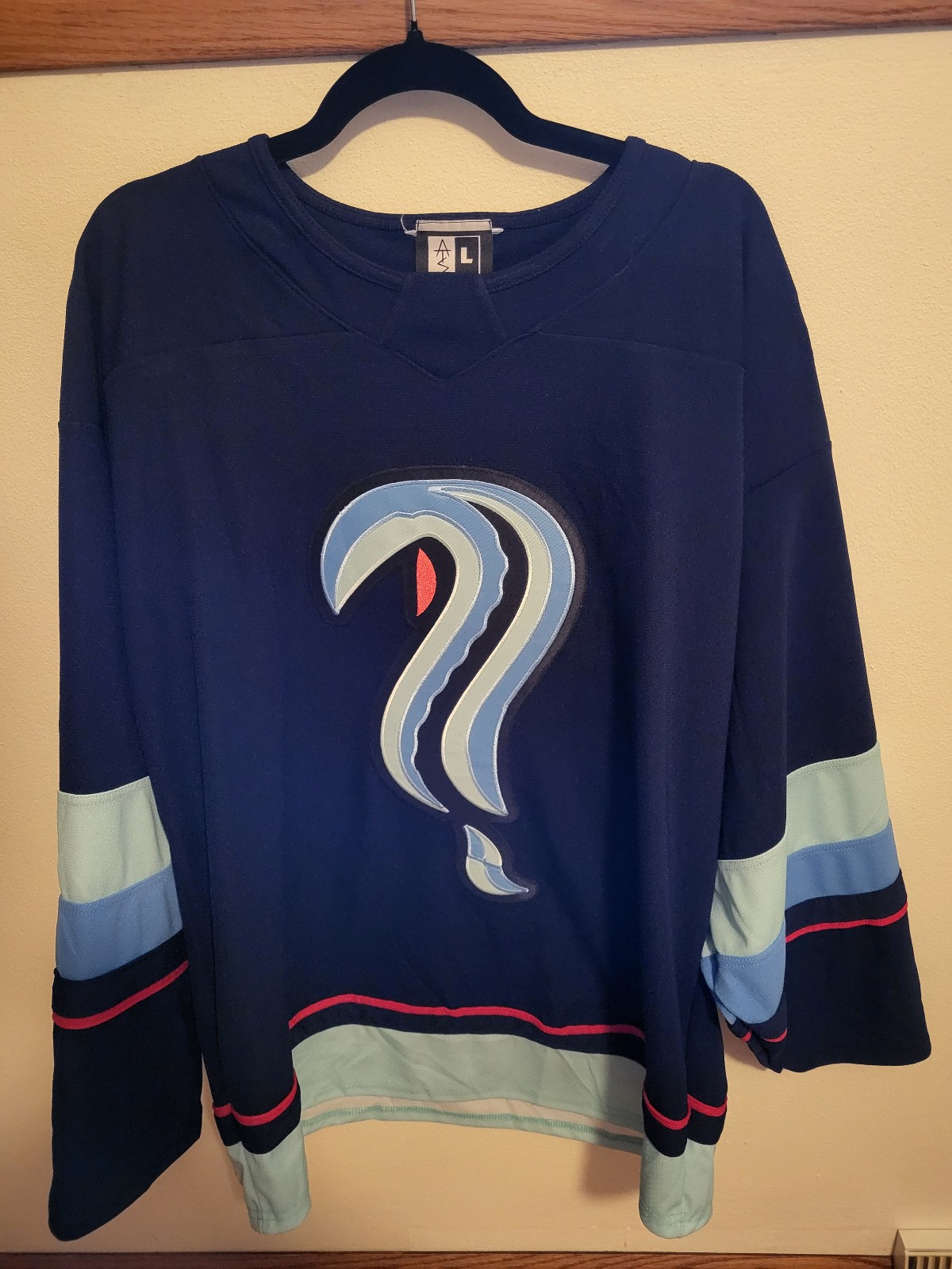 Tipper kraken jersey