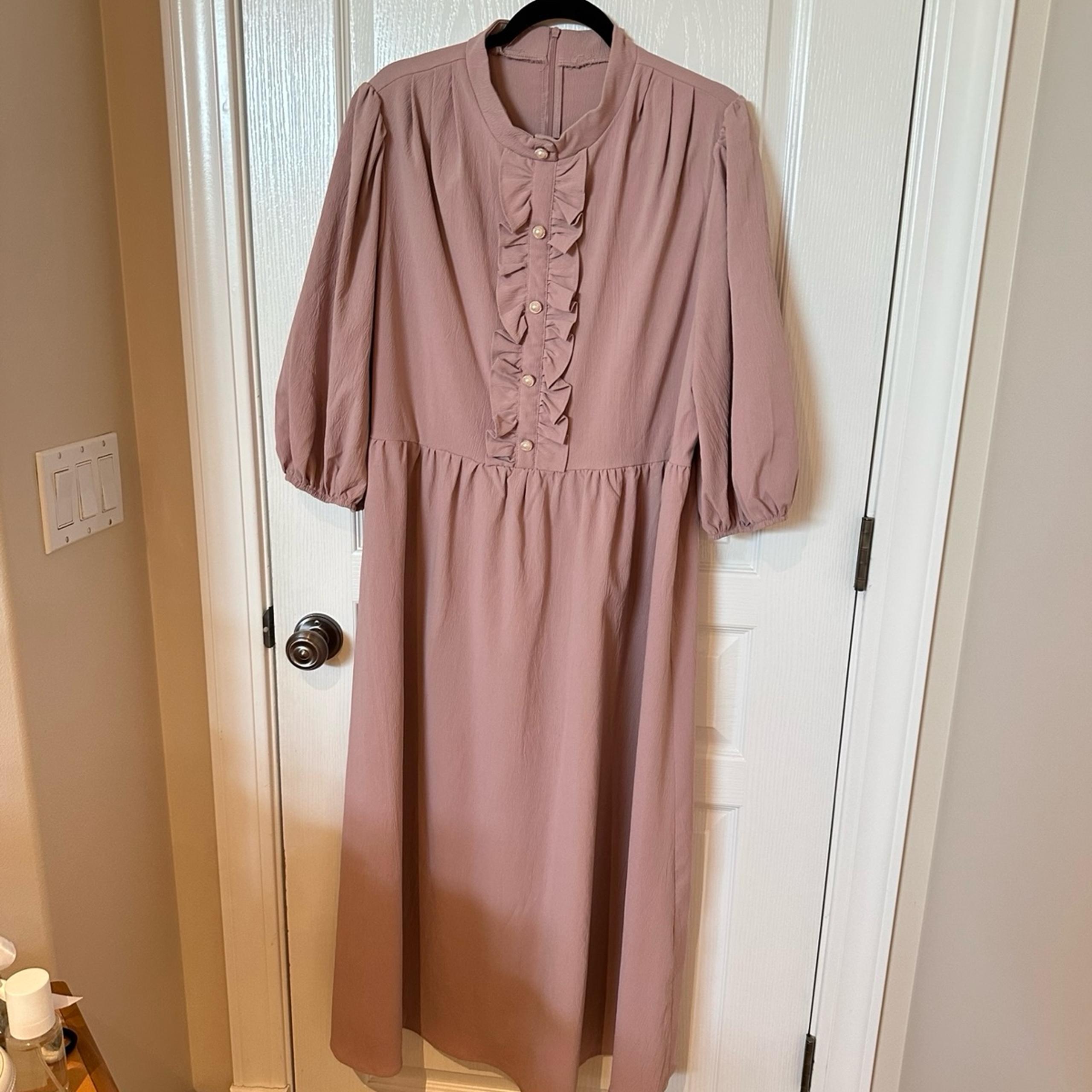 AMAZON size 3X Mauve Ruffle Front Dress