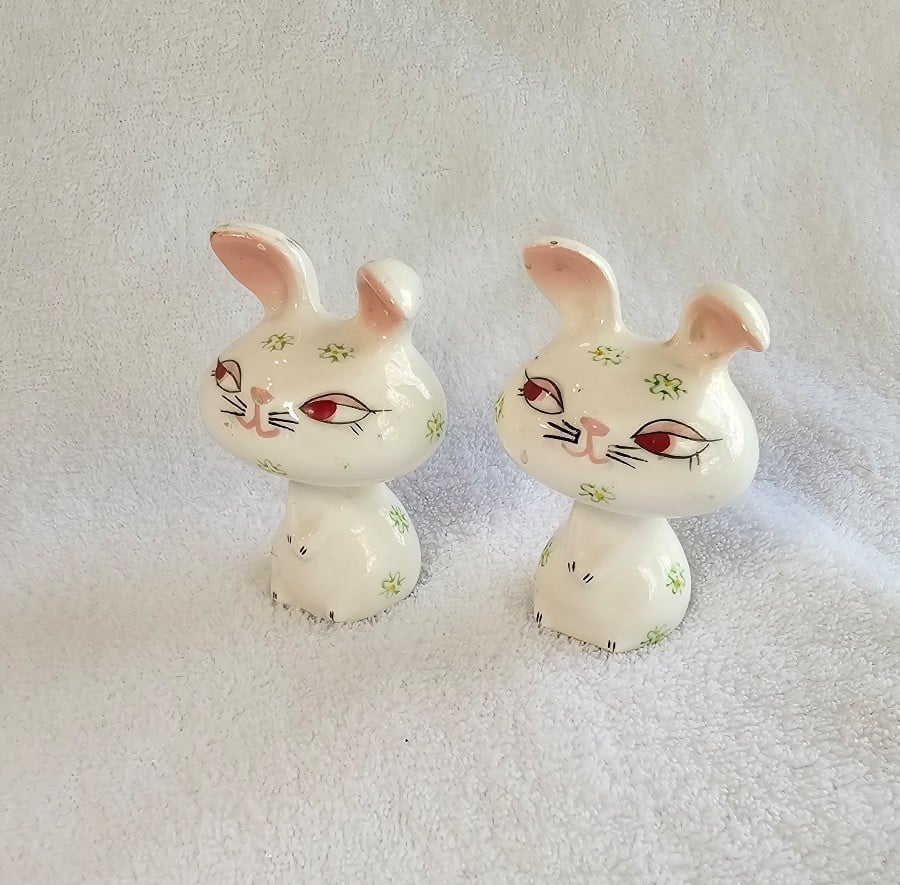 Vintage Holt Howard Bunny Rabbits 1958 Salt and Pepper Shakers Set