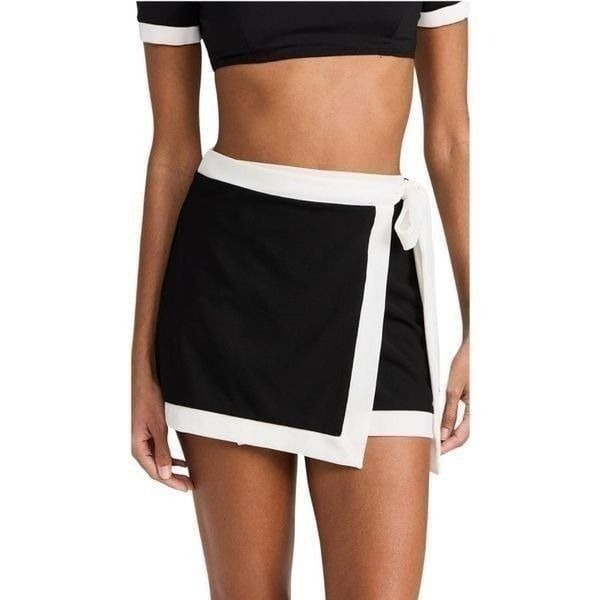 Vici Women's Black w White Band Accent Poly/Spandex Mini Wrap Skirt NEW