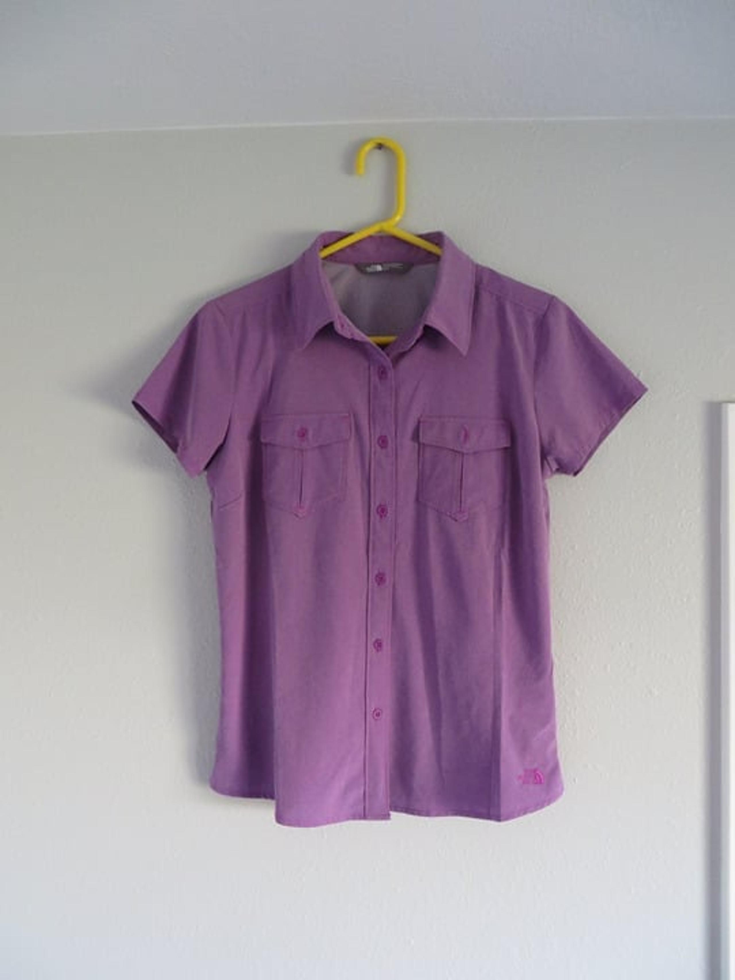 NWOT The north face women short sleeve shirt button down purple size M polyester