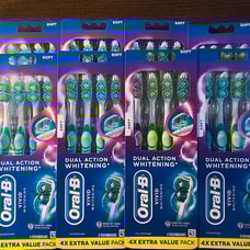 LOT OF 8 Oral-B 4-Pack Toothbrushes, Vivid Whitening