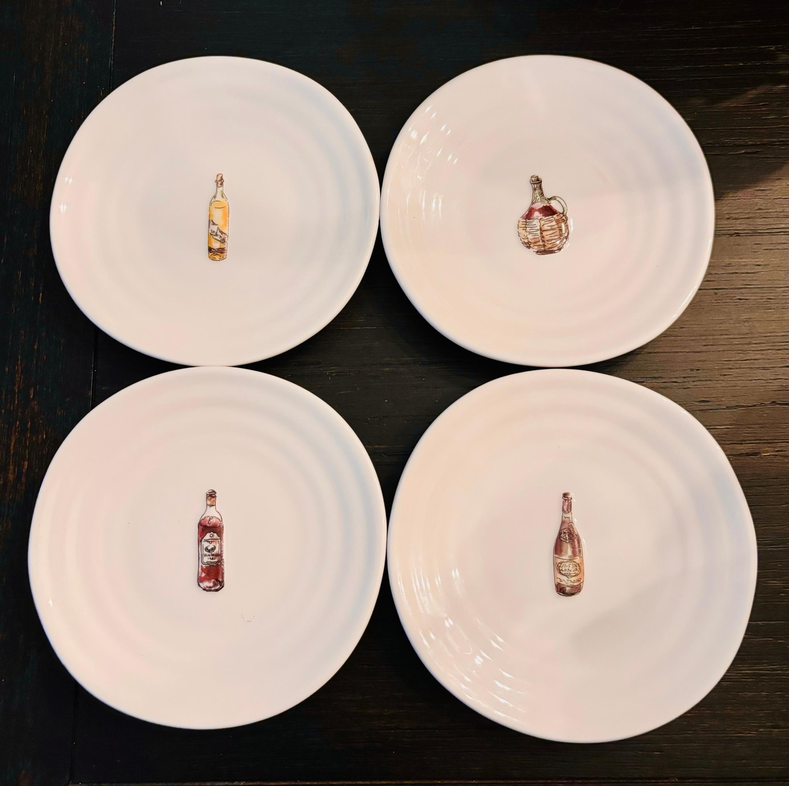 Williams Sonoma Appetizer Cocktail Plate Wine Bottles -Hard to Find 4 qty