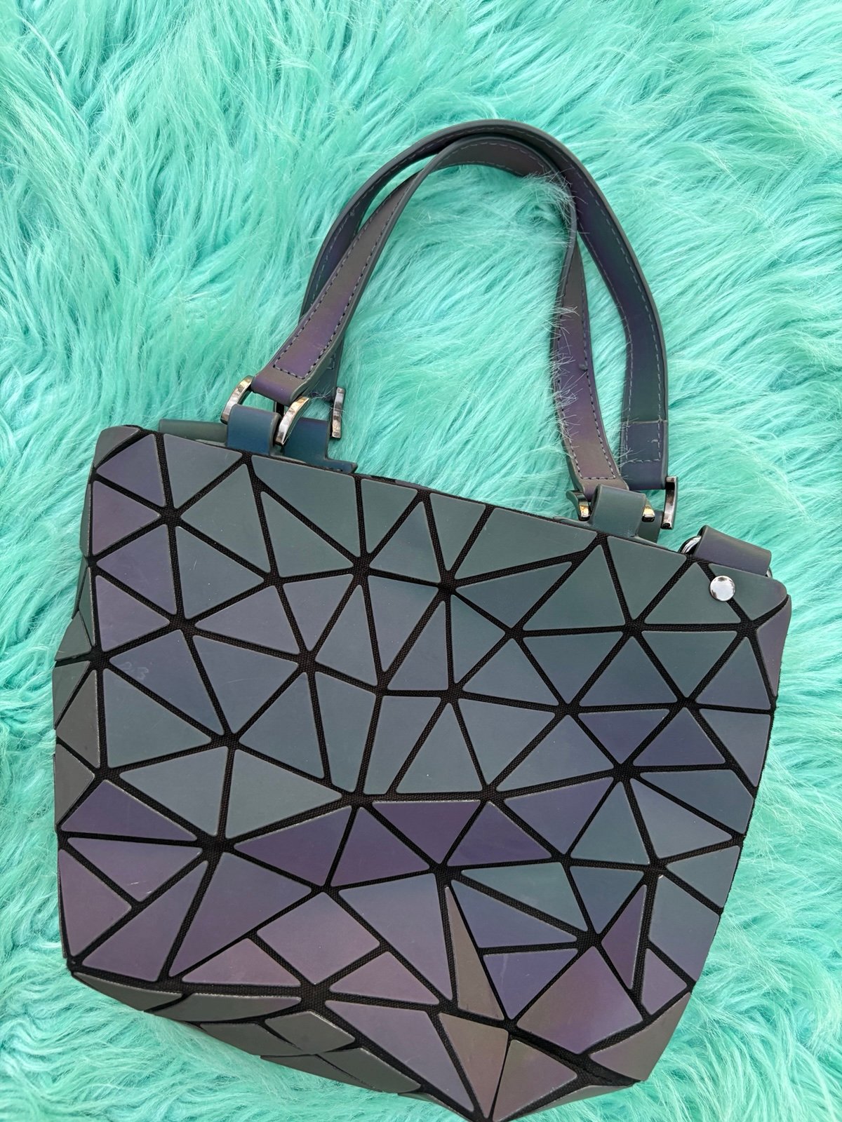 Geo holographic bag