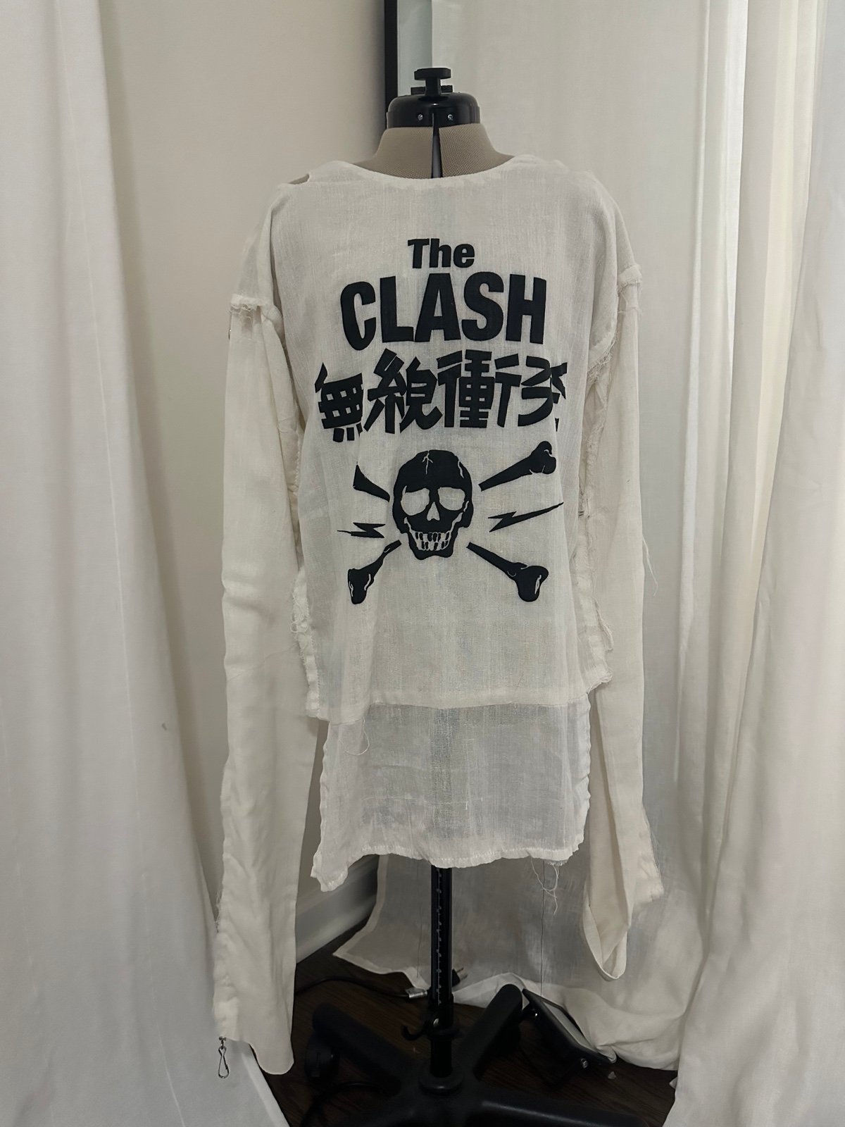 Japanese fashion: The Clash gauze raw edge top