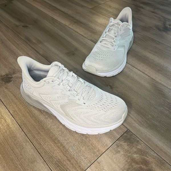 Hoka One One Ahari 5 Athletic Shoe Women 9.5