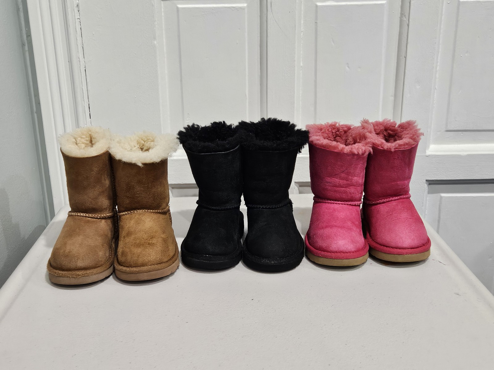 3 uggs Bailey bow Boots