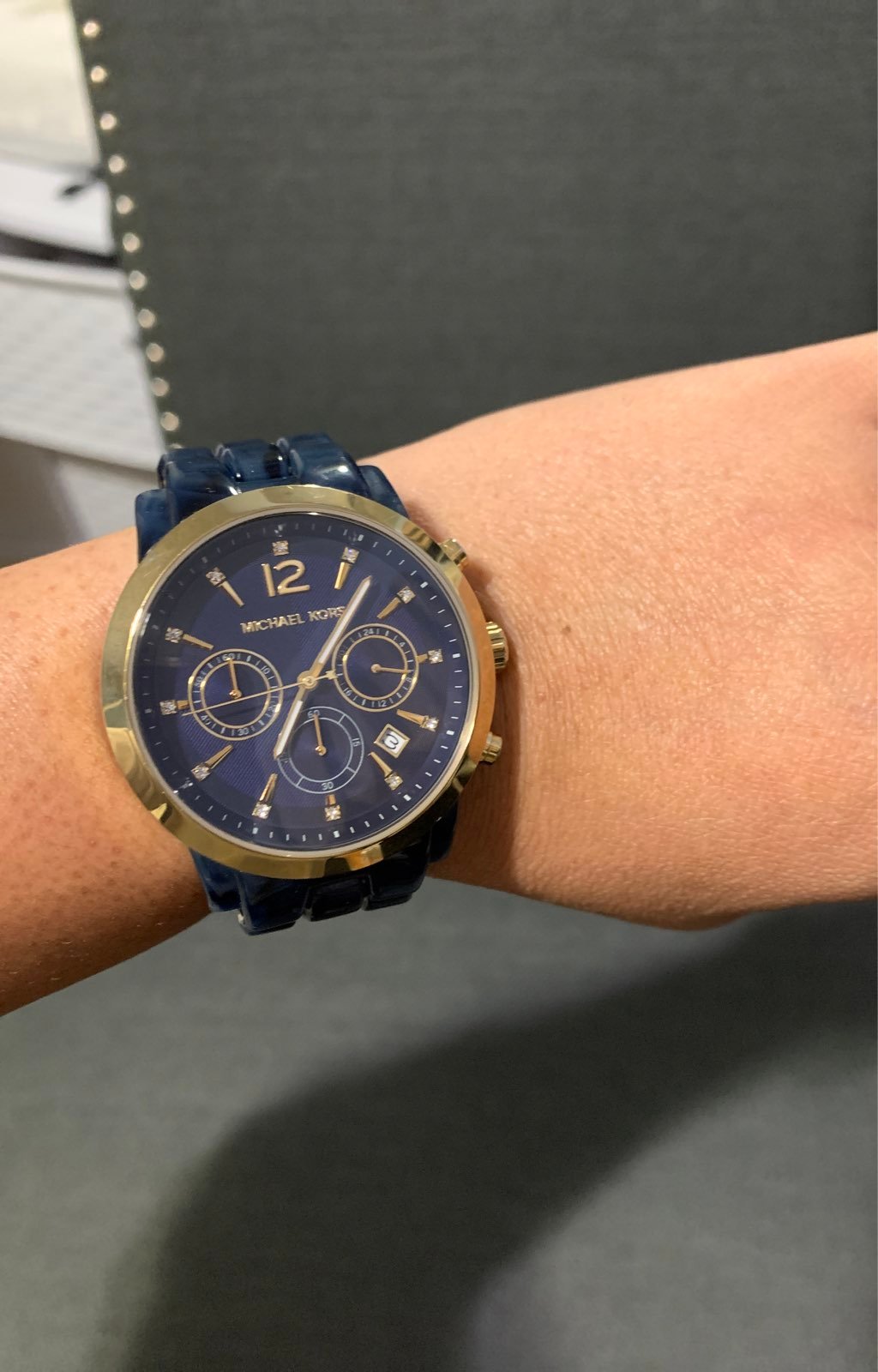 Auth. Michael Kors Navy color watch w/ g