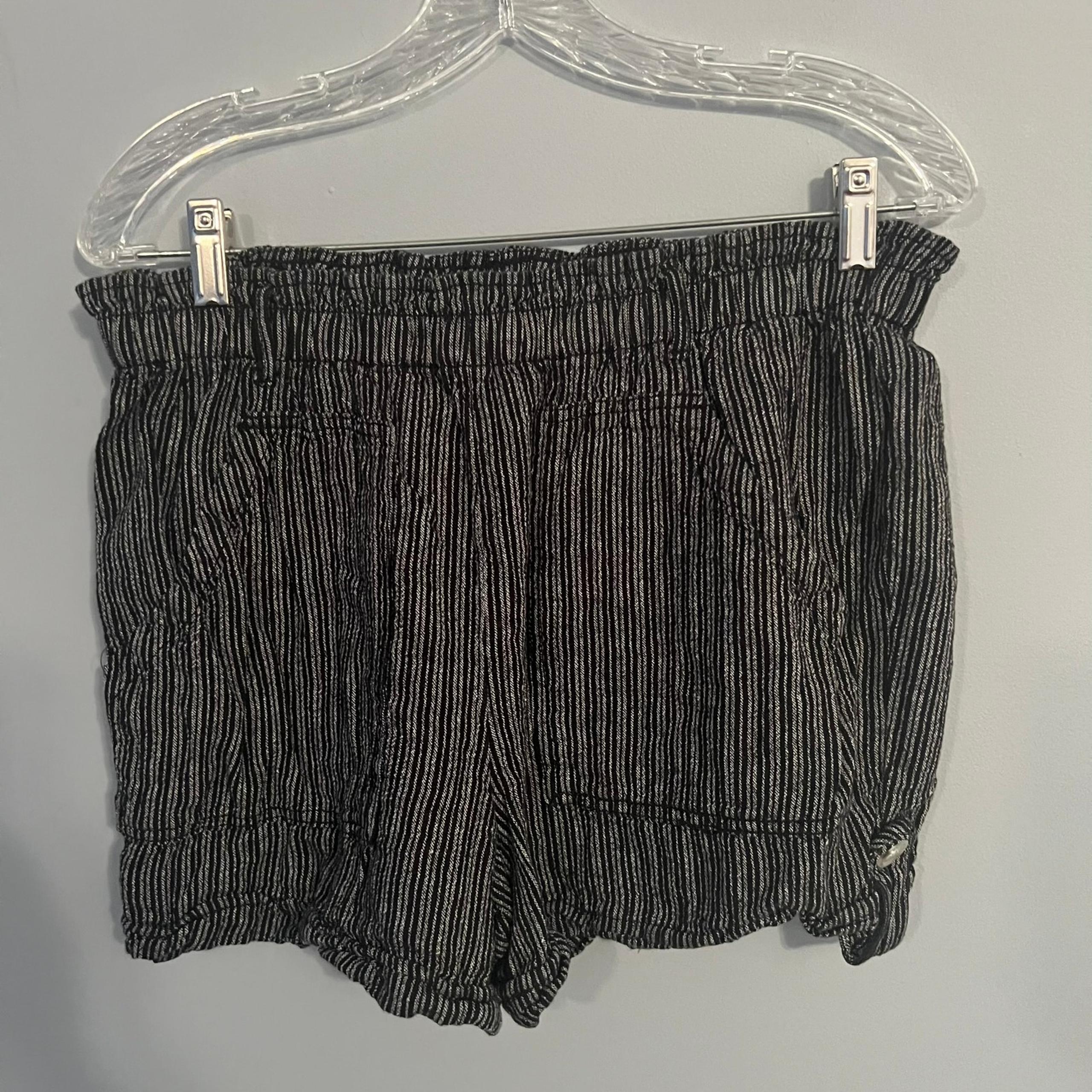 Time & Tru Pull On Shorts Linen Blend Women's Size Medium 8 / 10 Black & White