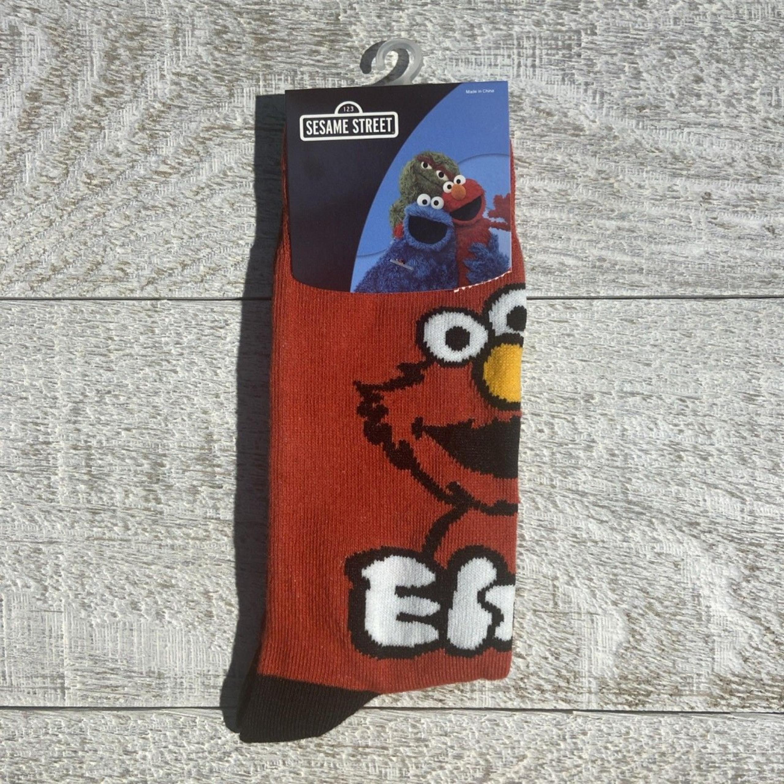Men’s Crew Socks Sesame Street Elmo Red & Black Size 9-13 NWT 1 Pair #F069