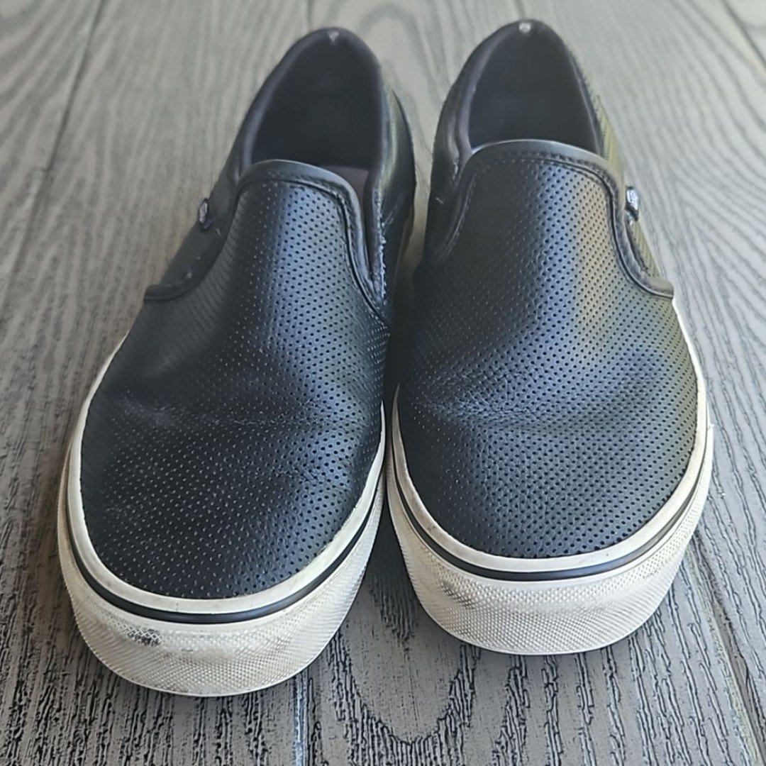 Vans Womens Black Perforated Leather Asher Classic Slip-On - size 7.5
