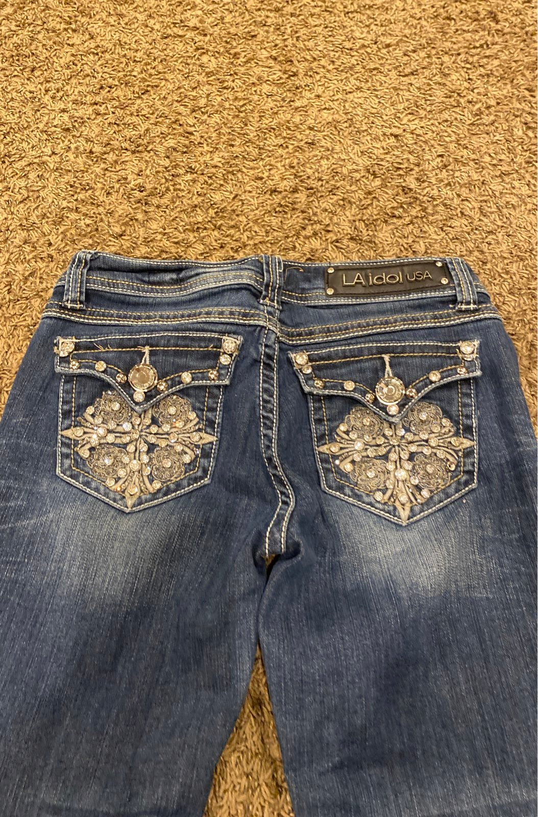 LA idol capris