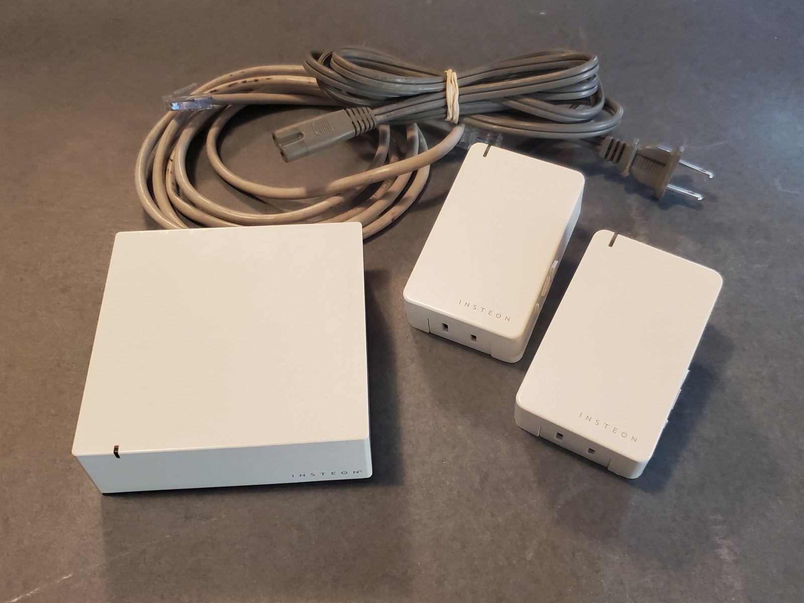 Insteon Central Controller Hub with 2 Lamplinc Dimmer Modules