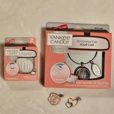 Yankee Candle Charming Scents Car Bangle Air Freshener Kit, 2 refills & 2 Charms