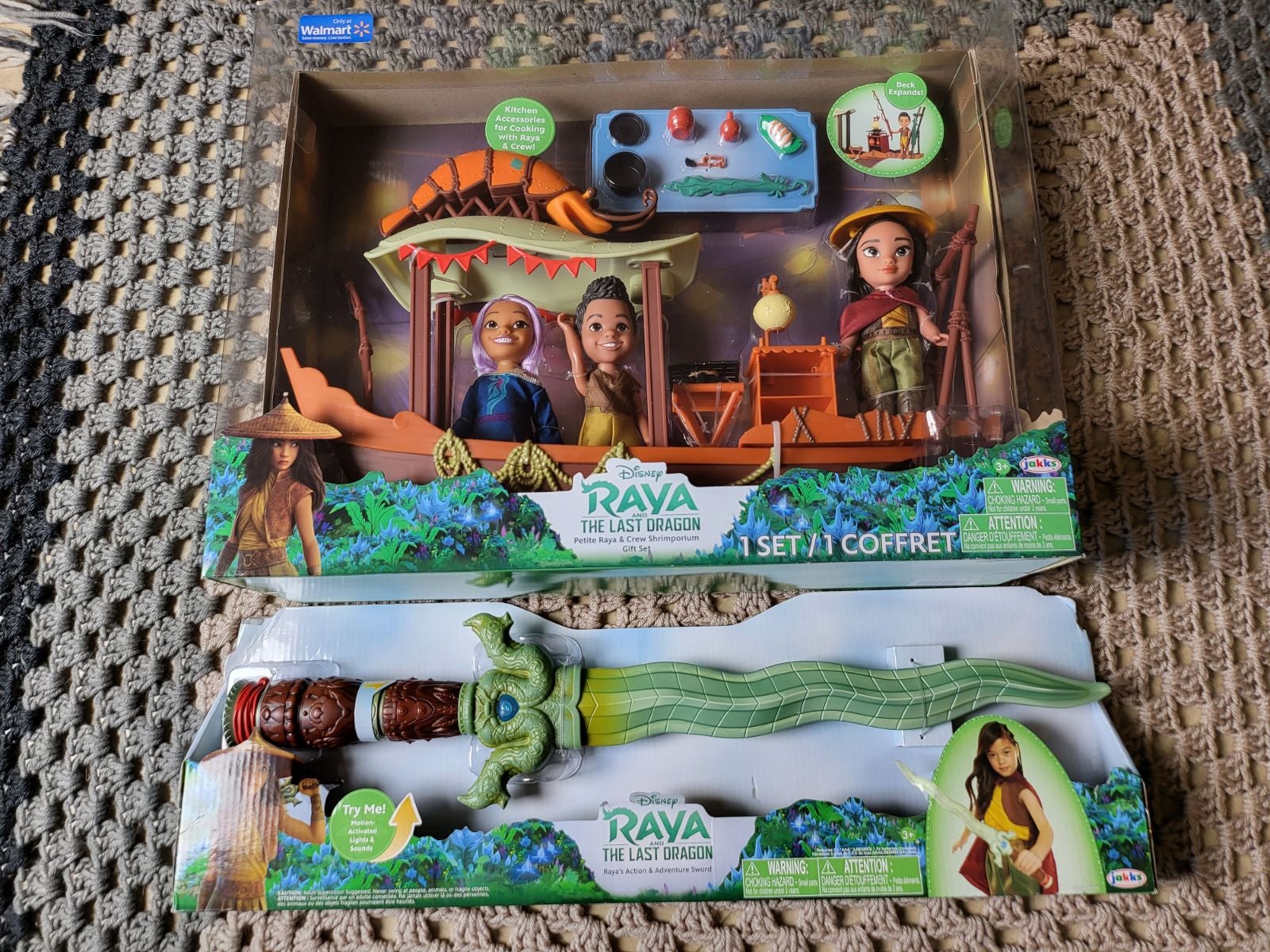 Disney Raya And The Last Dragon Raya And Crew Shrimp Boat Petite Playset + Sword