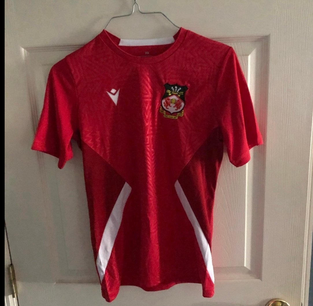 Wrexham AFC 2023 Skat Womens T-Shirt (Red) size XS