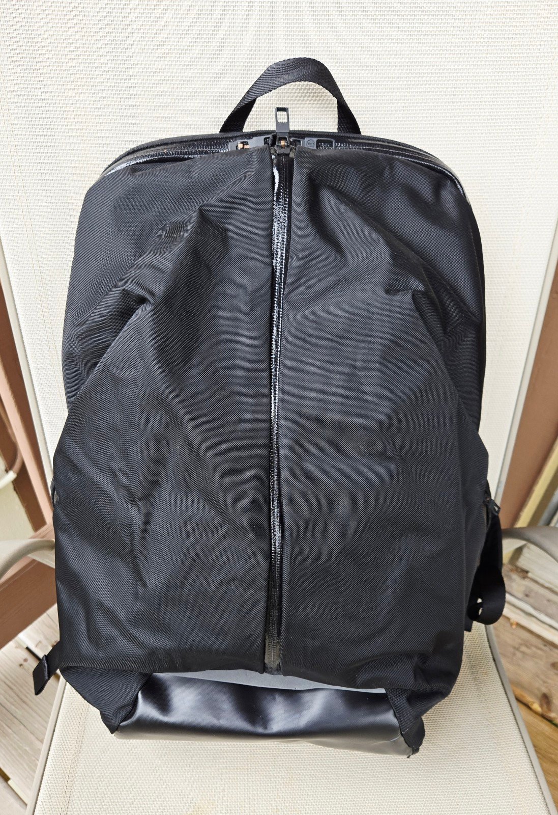 Lululemon Black Para 23l Backpack Multiple Pockets Tech Storage Water-Resistant