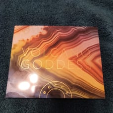 Becca Volcano Goddess Palette