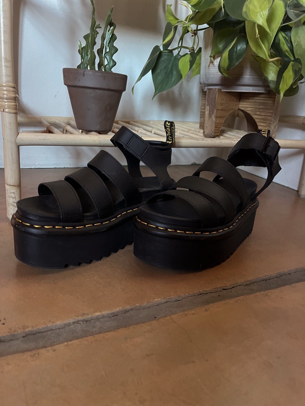 doc marten platform sandals women’s size 7