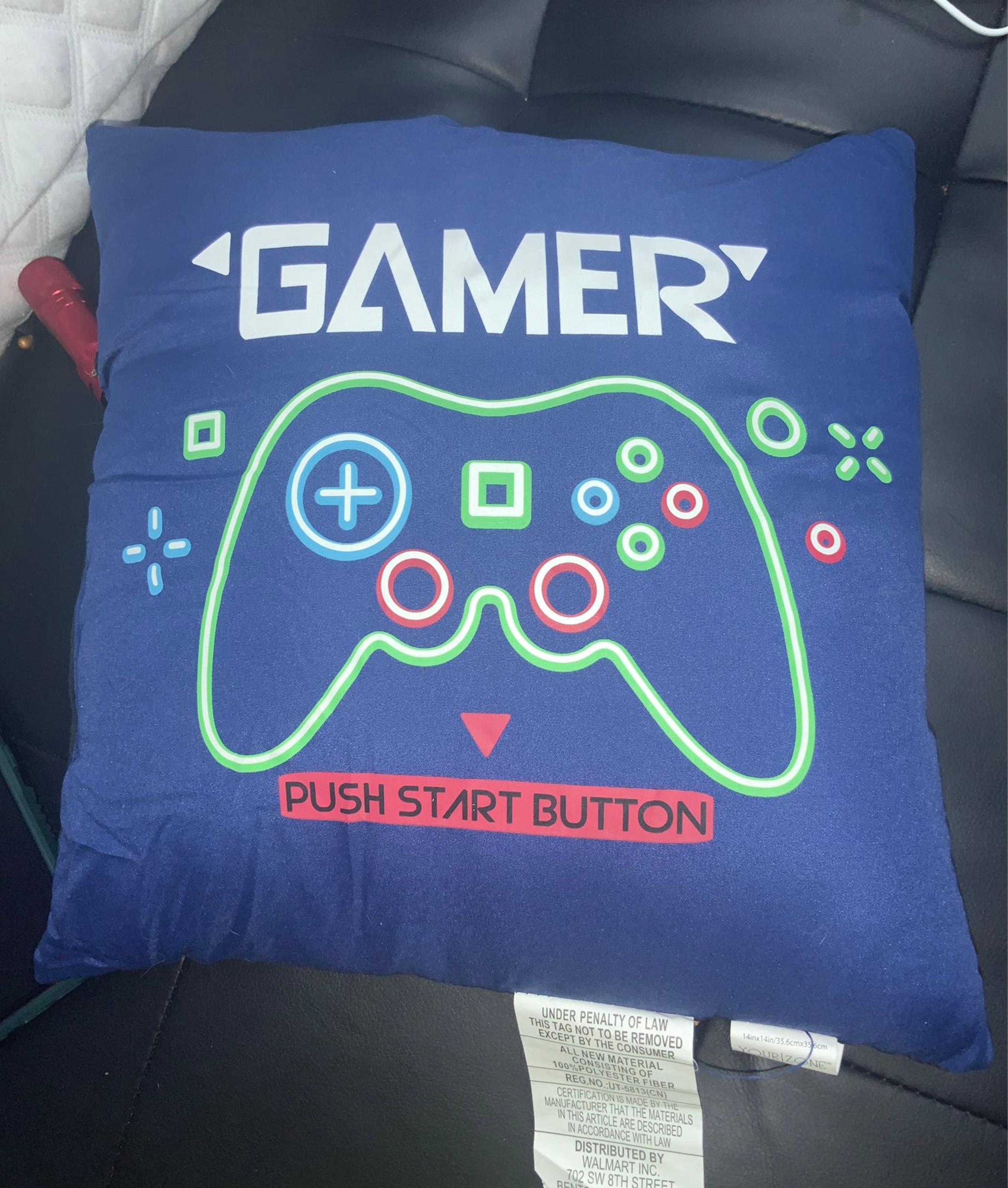 throw pillow