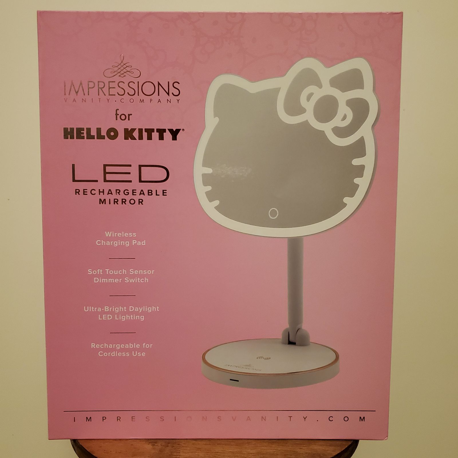 Impressions Hello Kitty Mirror with charger doc