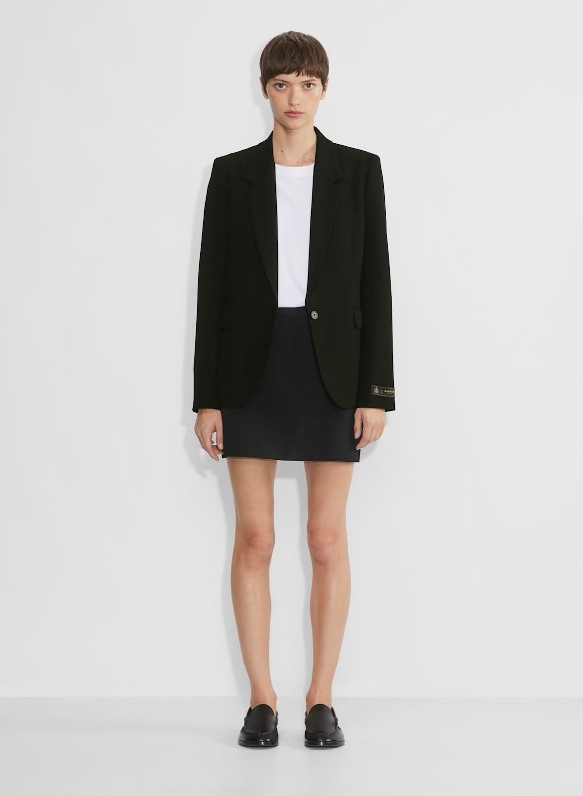 Aritzia Chisel Skirt in black