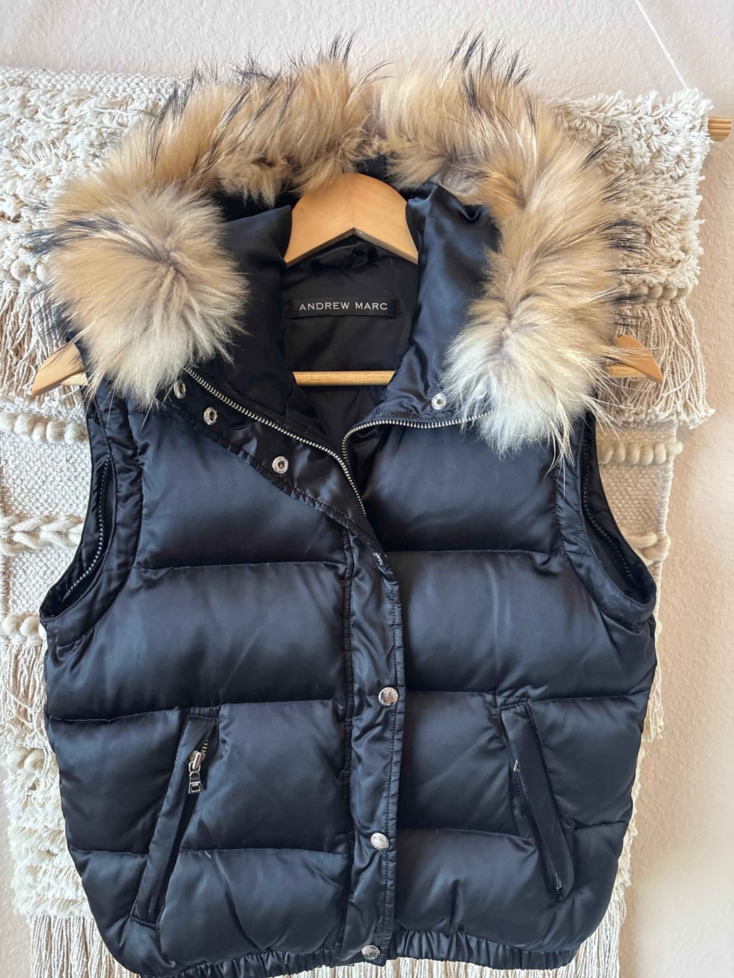 Vest Andrew Marc size small