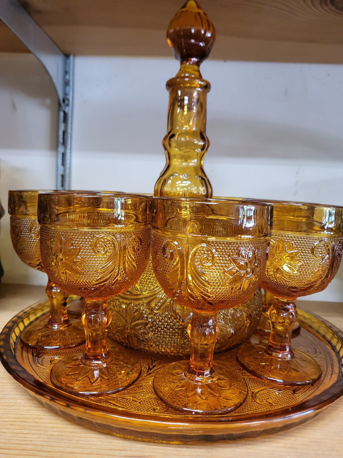 Vintage Amber glass decades with 8 glasses