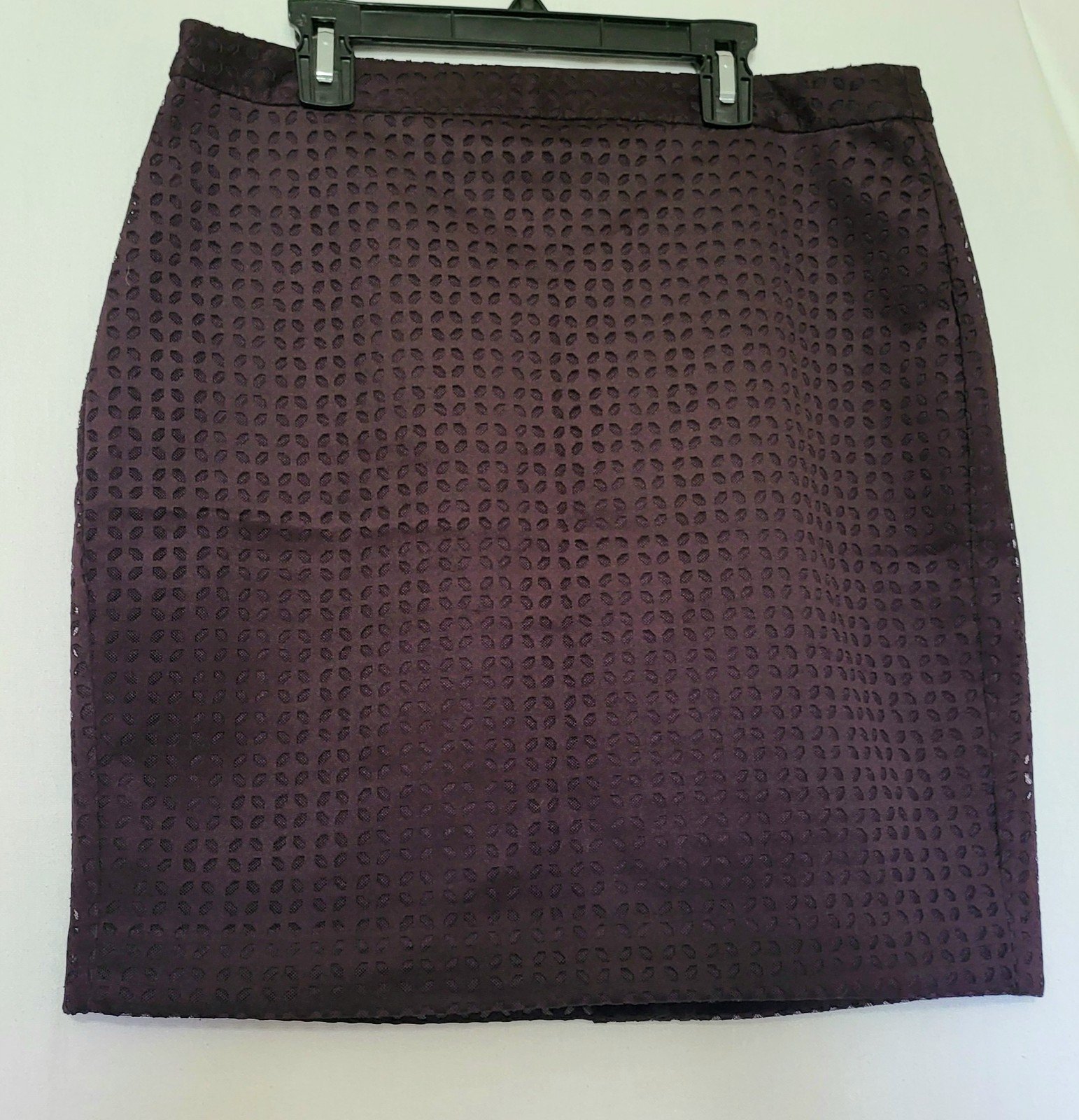 Banana Republic Laser Cut Vineyard Purple Back Zip Lined Pencil Mini Skirt 8 New