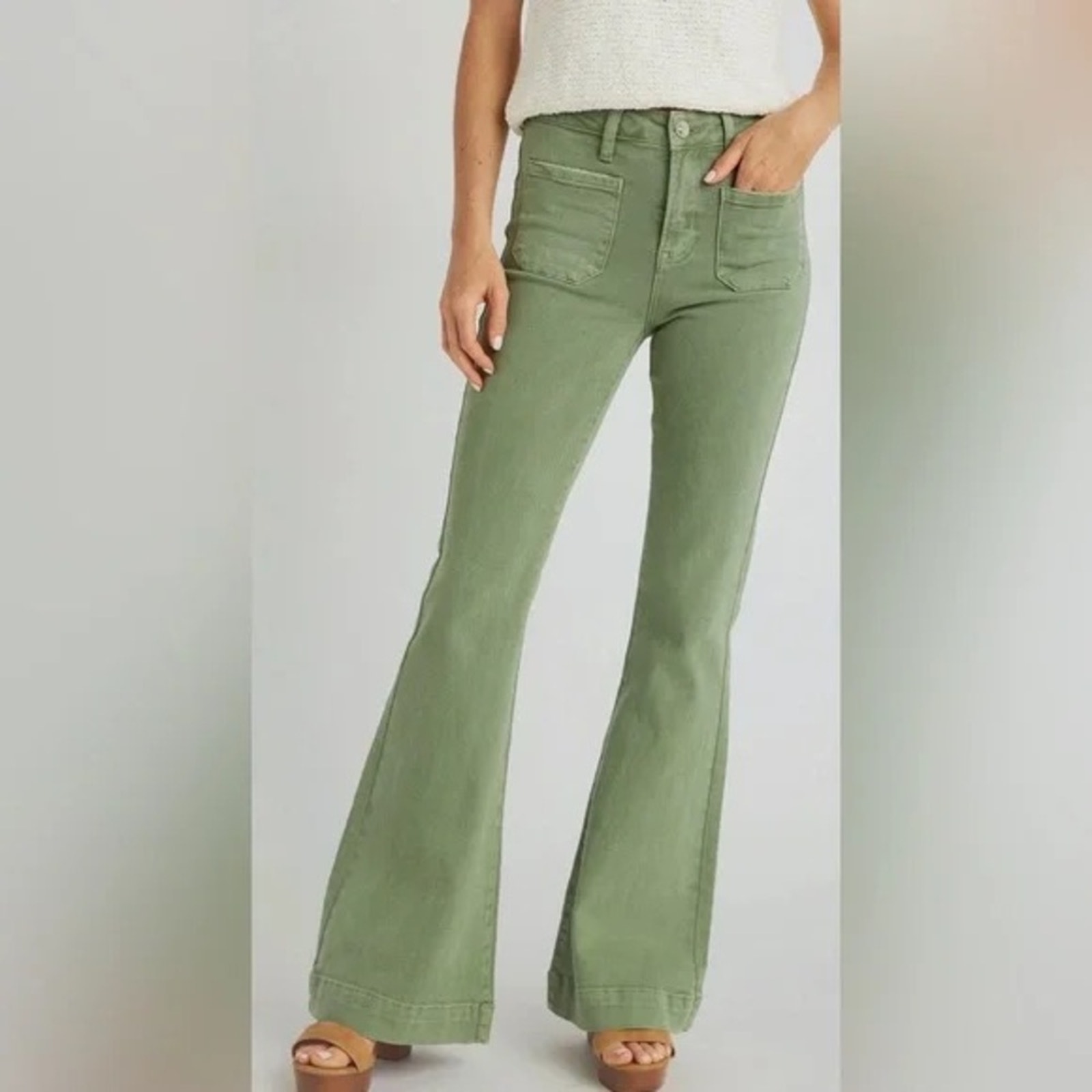 Risen Sedona High Rise Bell Bottom Patch Pocket Jeans in Olive - NWOT - Size 30