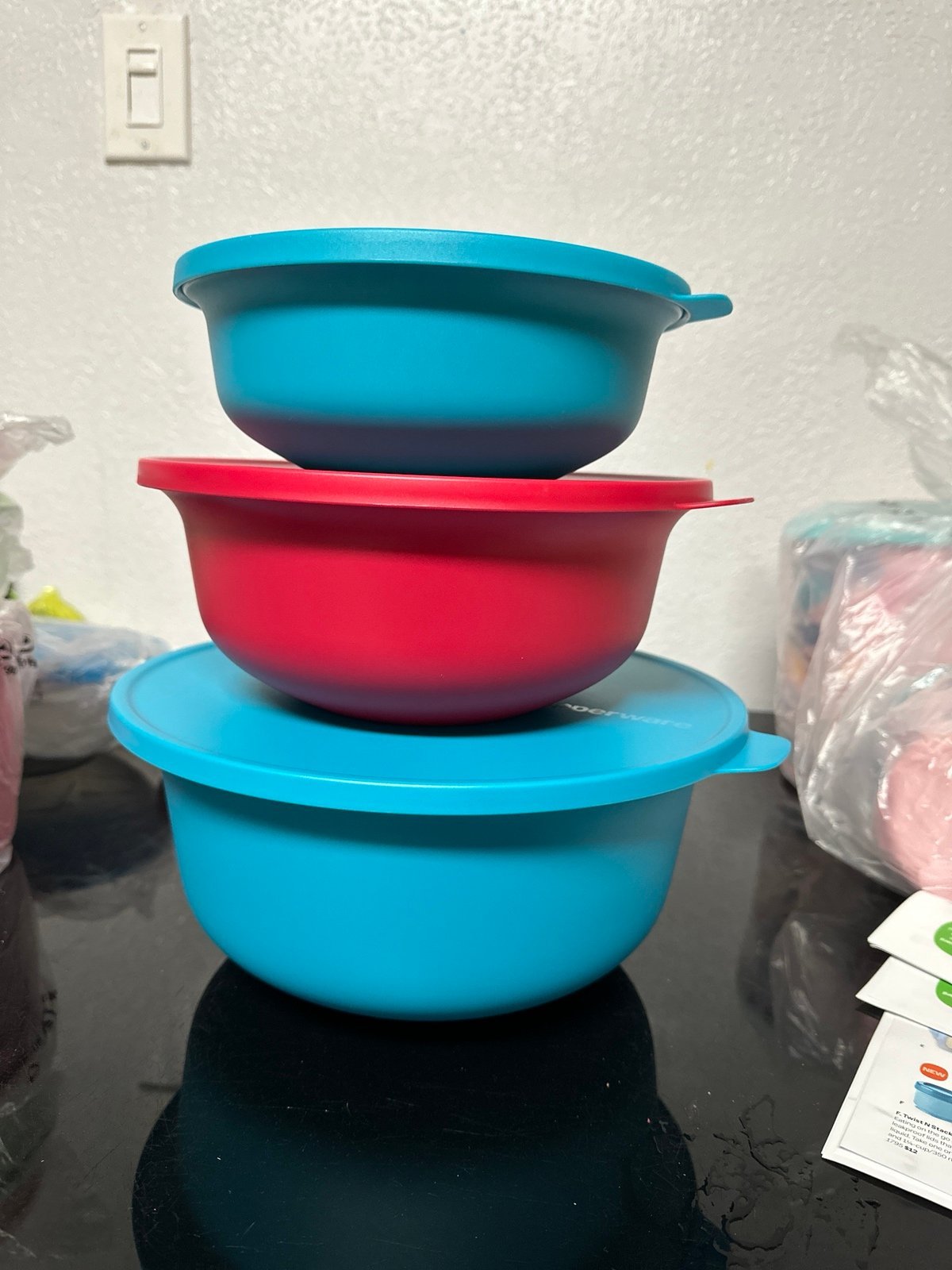 Tupperware aloha bowl set