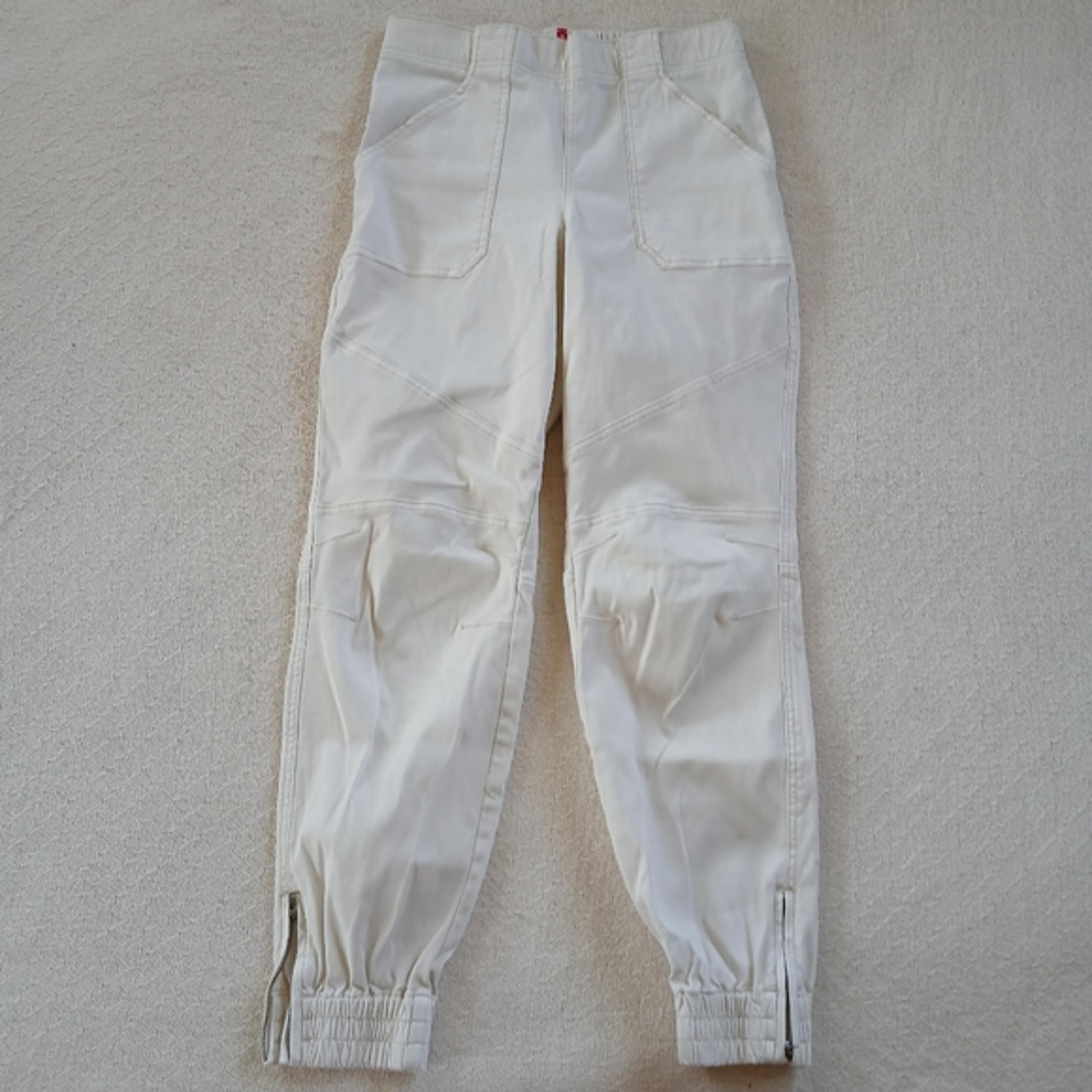 spanx large cotton twill cargo parchment joggers