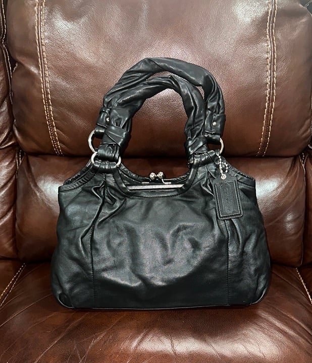Coach Black Leather Parker Kiss Lock Hobo Shoulder Bag