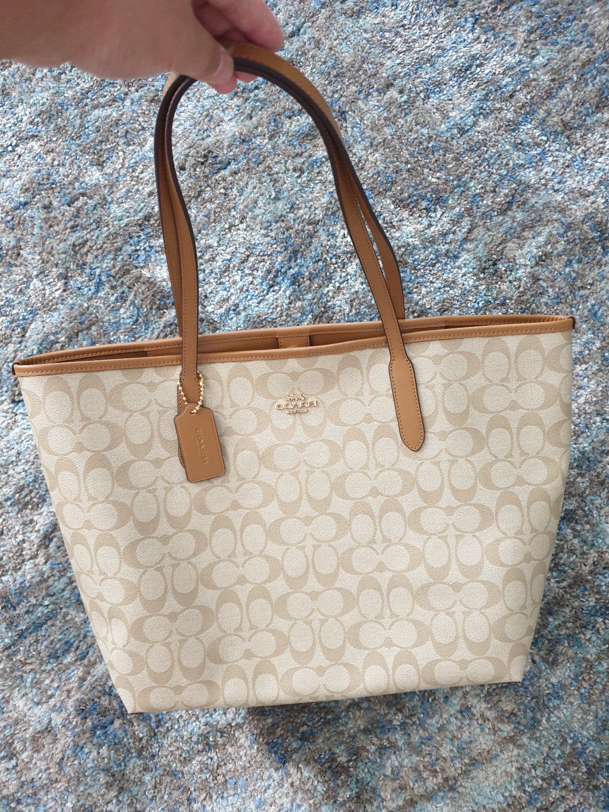 COACH CITY TOTE IN SIGNATURE CANVAS 5696 LIGHT KHAKI/