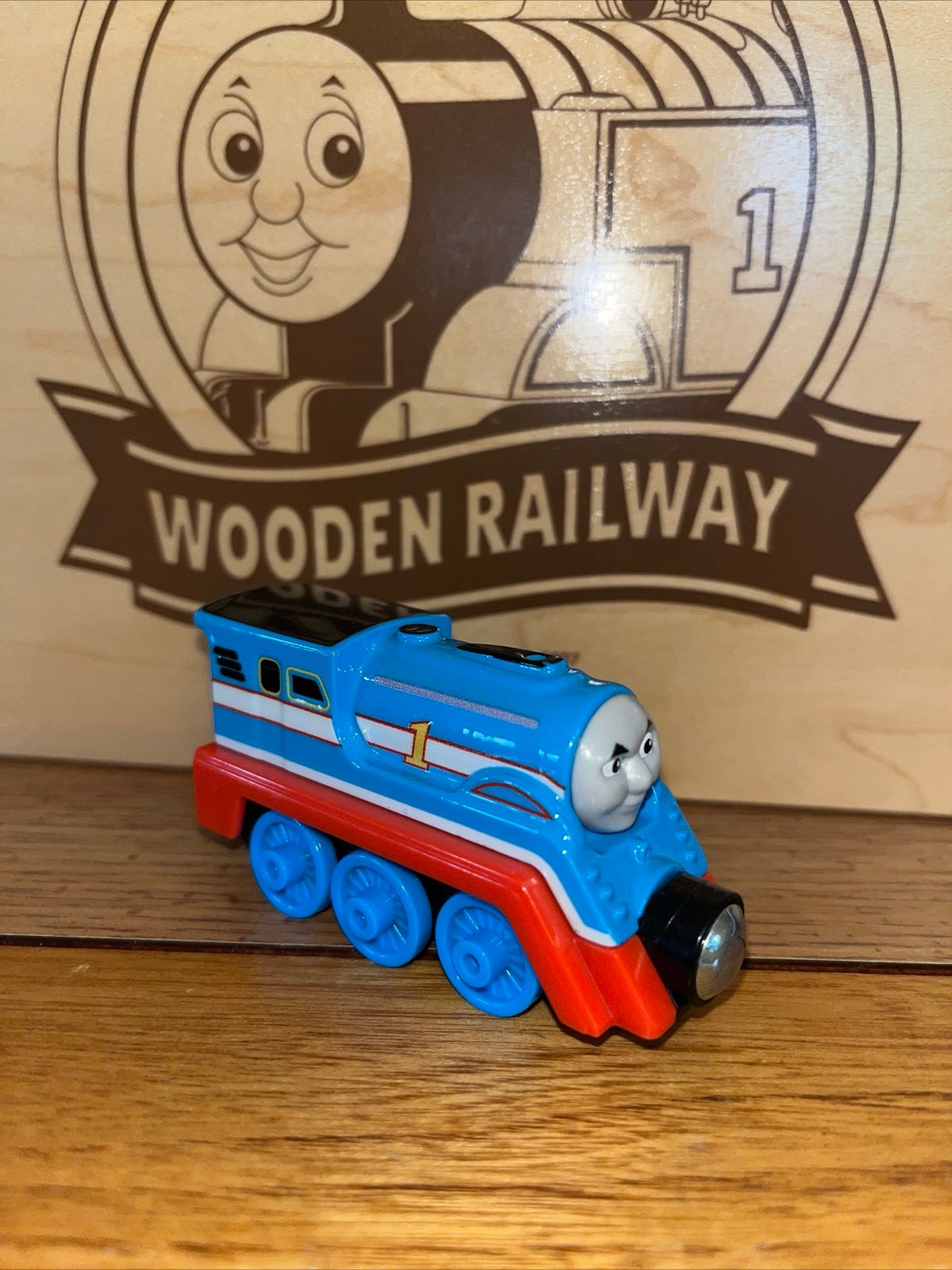 STREAMLINED RACING THOMAS ! Thomas & FRIENDS TRAIN ! Take N Play Along Diecast