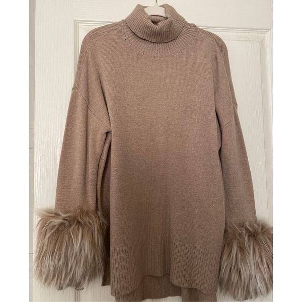 Saks fifth avenue caramel brown color tunic with fur sleeves