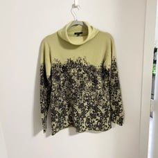 Lafayette 148 cashmere Turtleneck sweater size M
