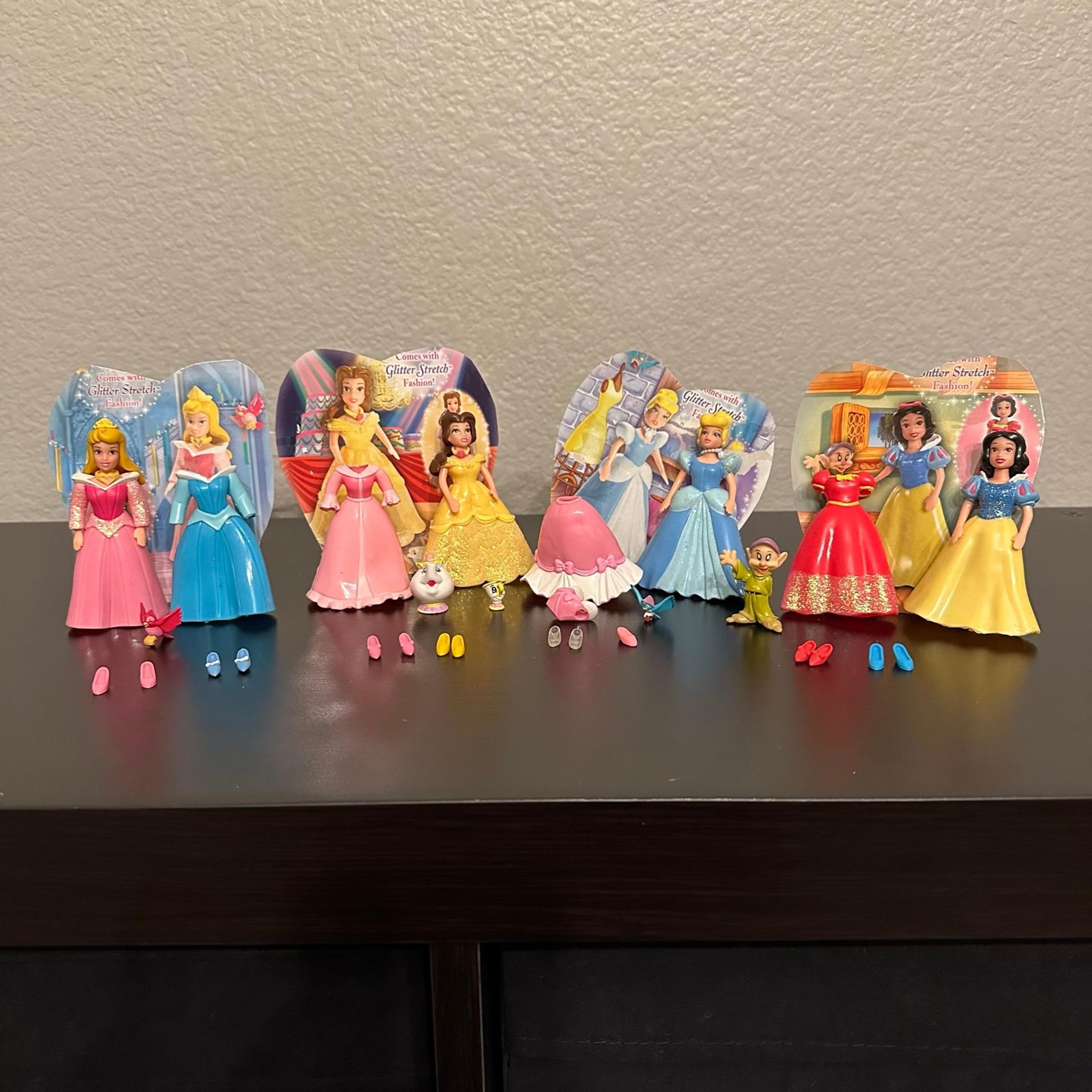 Favorite Moments Polly Pocket Type Disney Princess Figures - Snow White, Belle,