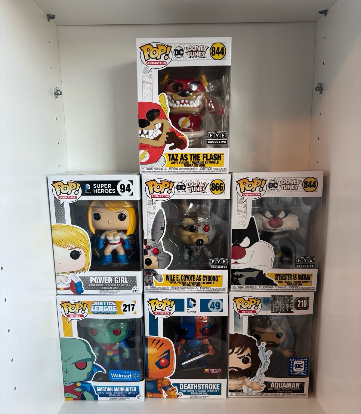 Funko Pop DC Comics Aquaman Batman flash powergirl Deathstroke looney tunes