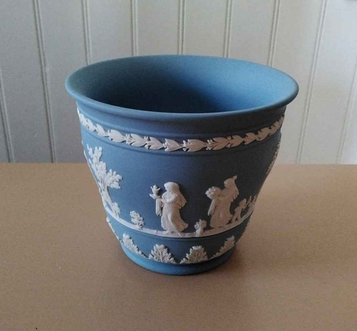 Wedgwood Vintage 4.5” T by 5 W Blue Jasperware Jardiniere Cache Planter Pot