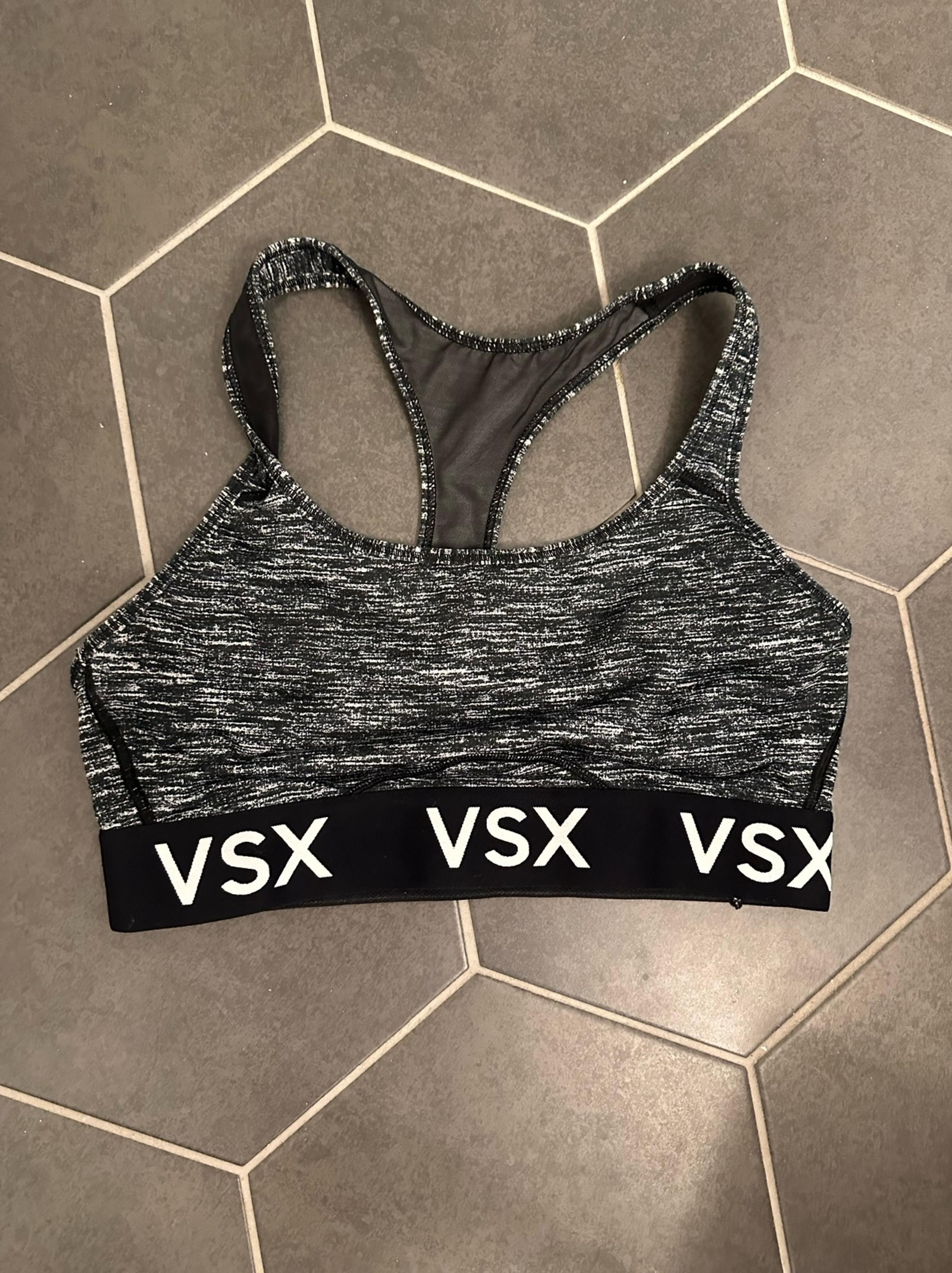 Victoria’s Secret Women’s Medium Sports Bra