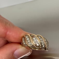 Vintage 14kt solid Yellow Gold genuine Diamond Ring Sz 7