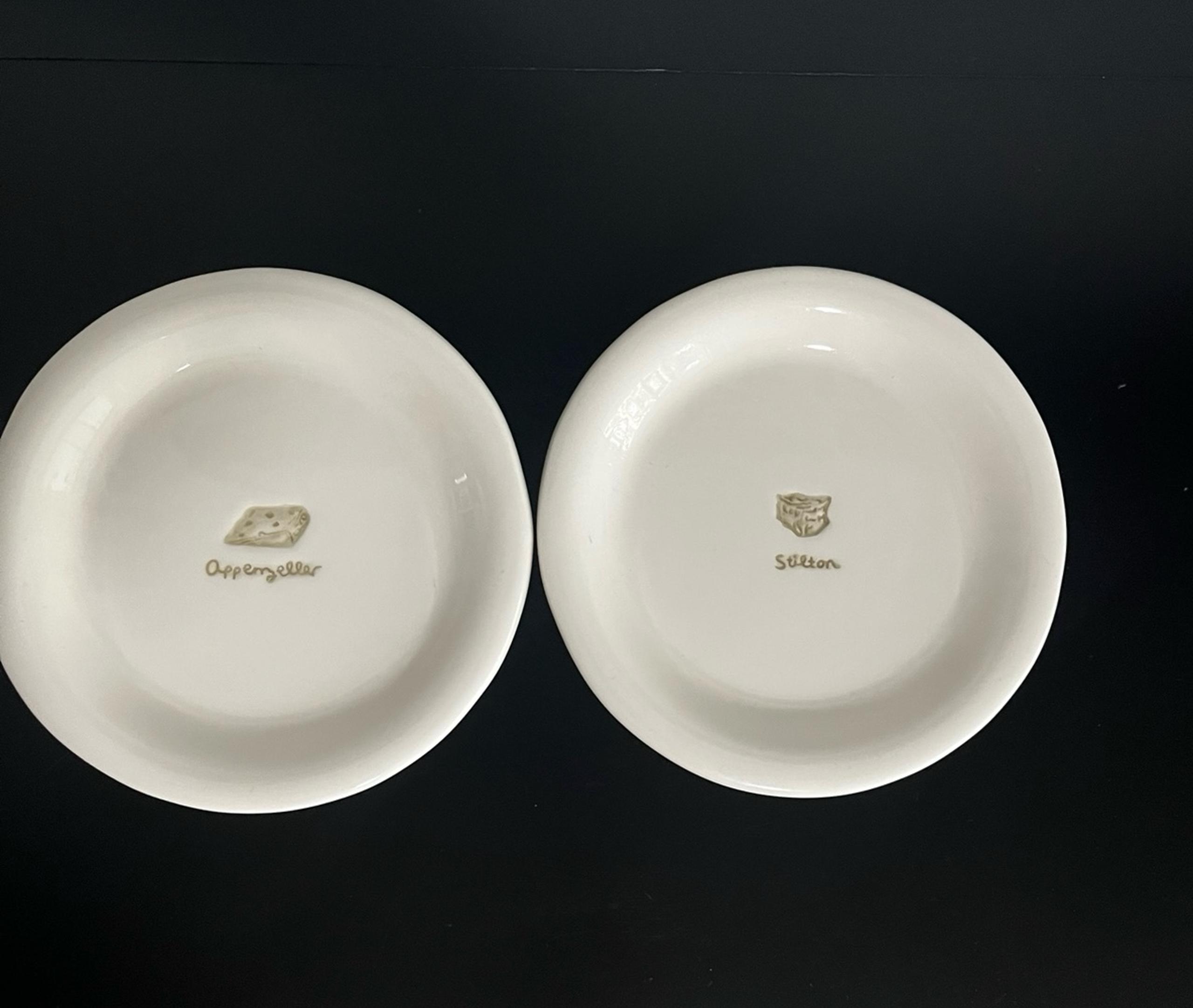 2 Williams Sonoma  Beige Appetizer Plates