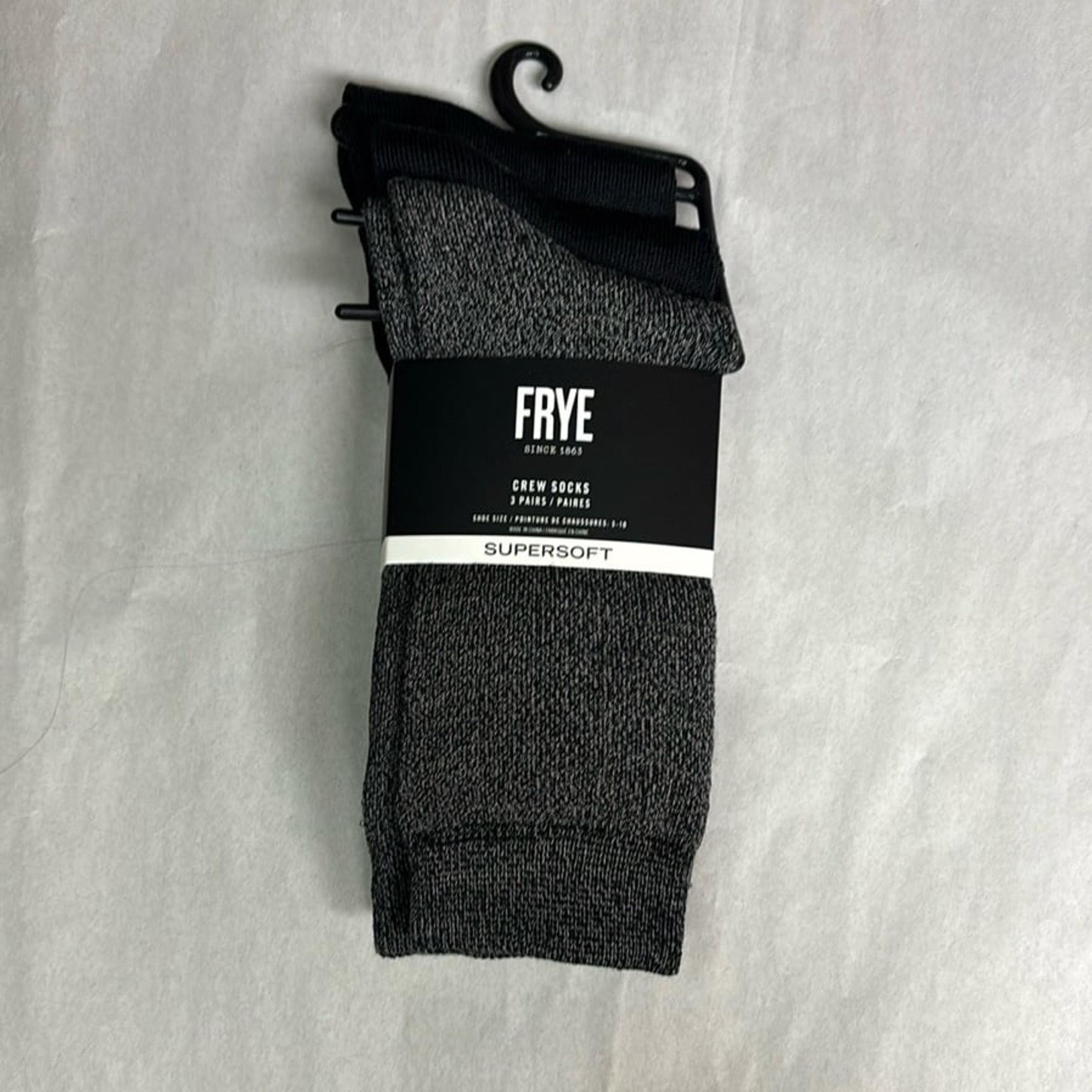 New Frye Socks Women’s 3 Pair Black & Gray Super Soft Crew Socks Casual Preppy