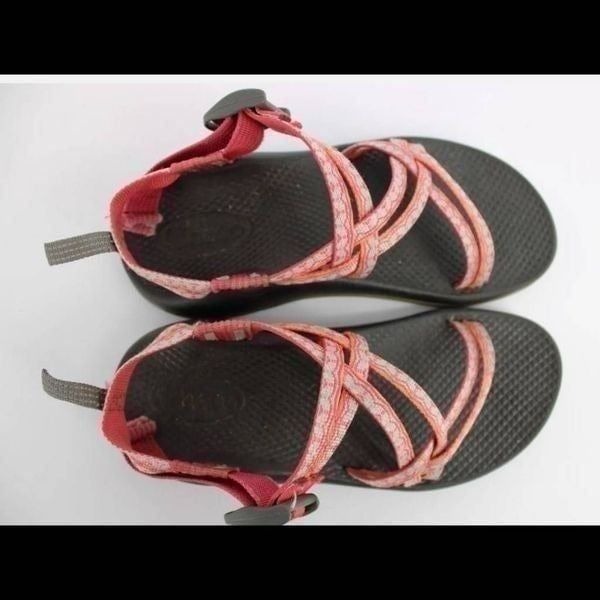 Chacos Women's Size 4 Pink Blue Gray Navajo Print.