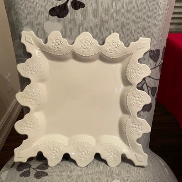 Holiday serving tray. Scalloped edge. White color. 14 x 14 inches