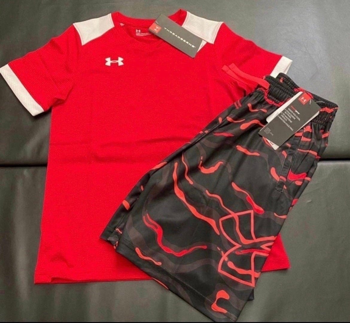 NWT Under Armour athletic set boys youth size Large