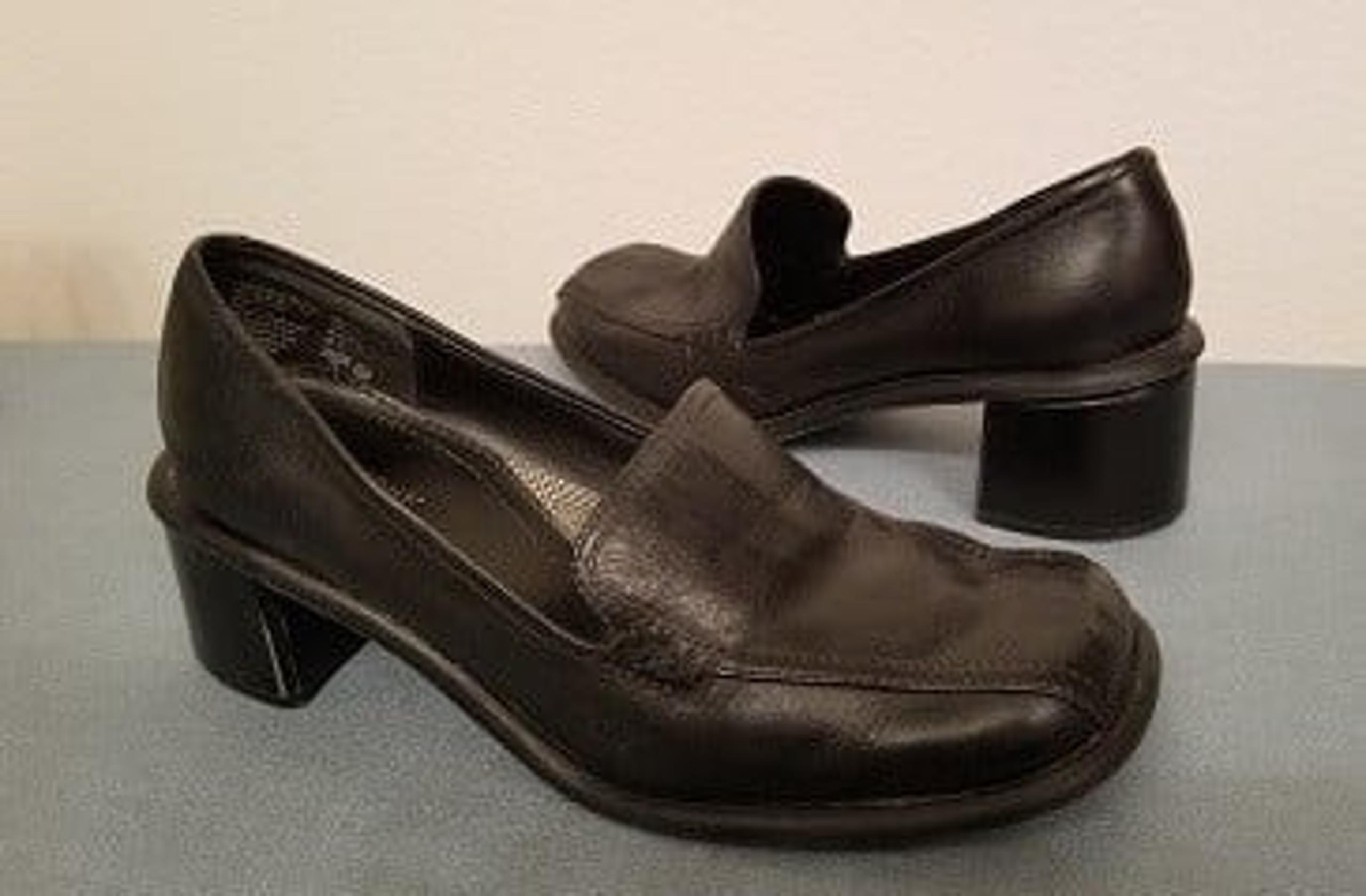 Predictions black leather loafers