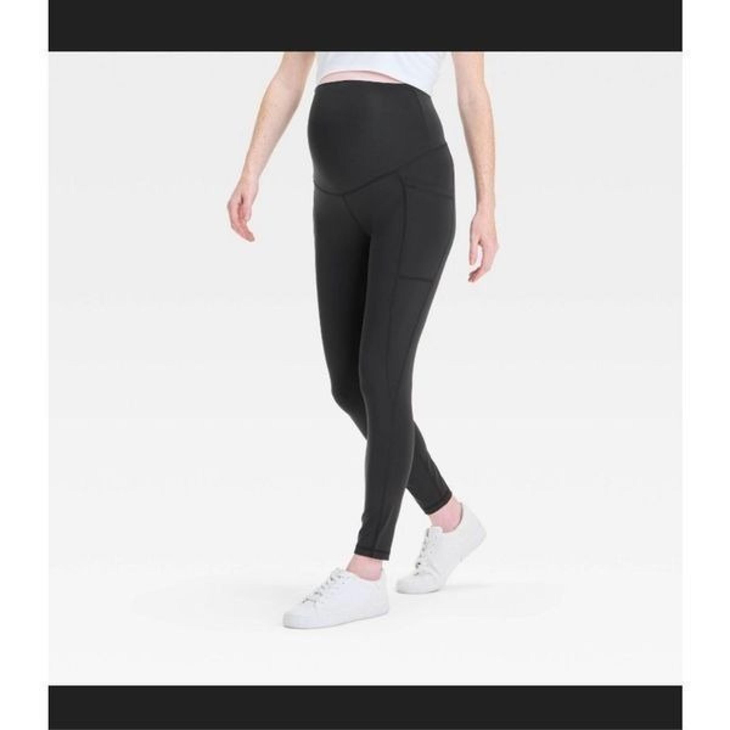 Ingrid & Isabel Maternity Black Athletic Leggings With Pockets and Bellyband Siz